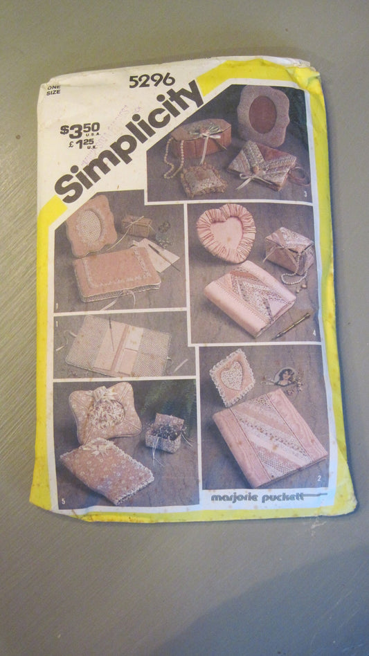Pattern for fabric Accessories for Desk & Dresser, Picture Frame, Box, Album, Book Cover