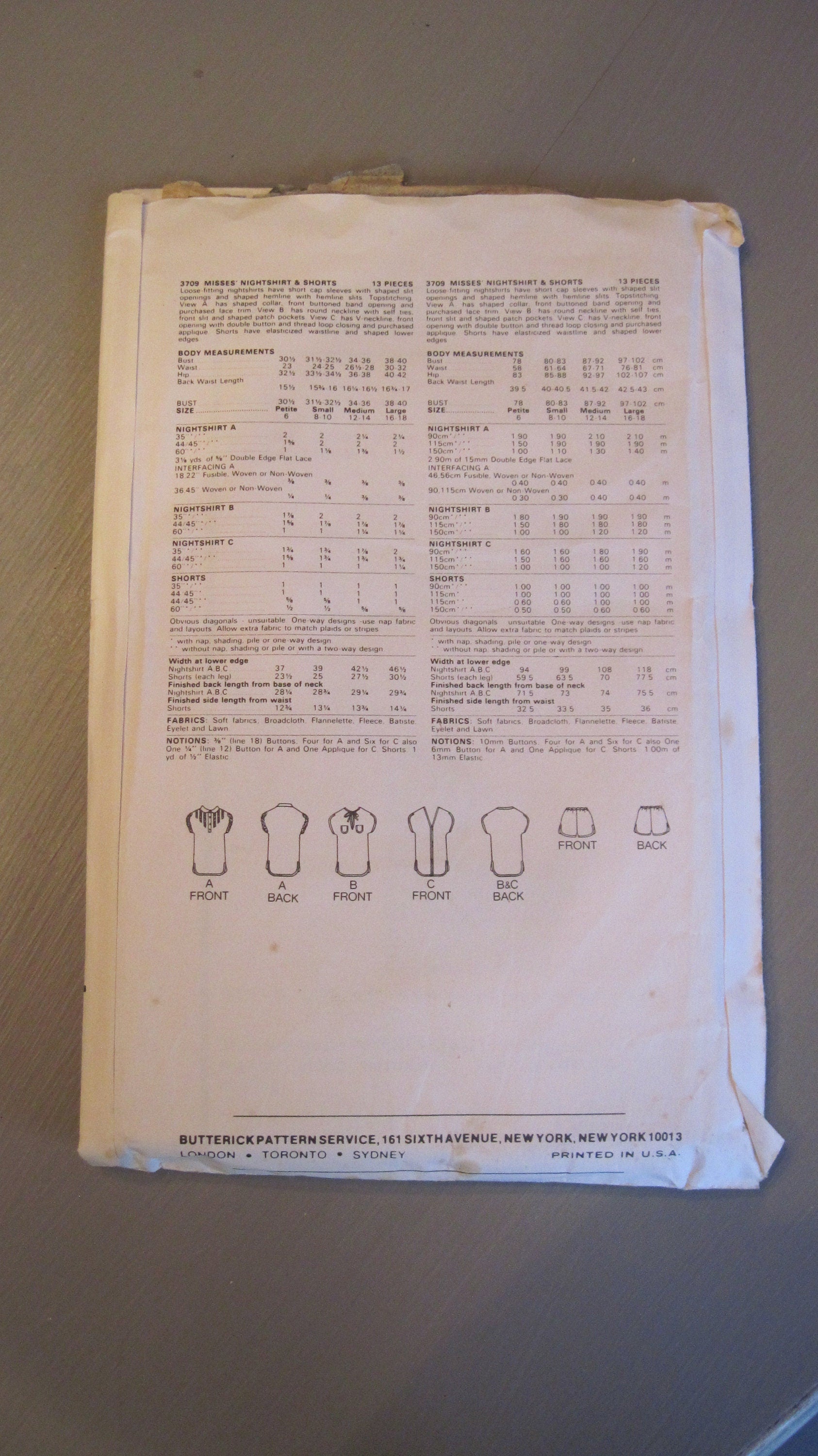 Vintage Butterick Women's Nightshirt - Size medium (12-14)