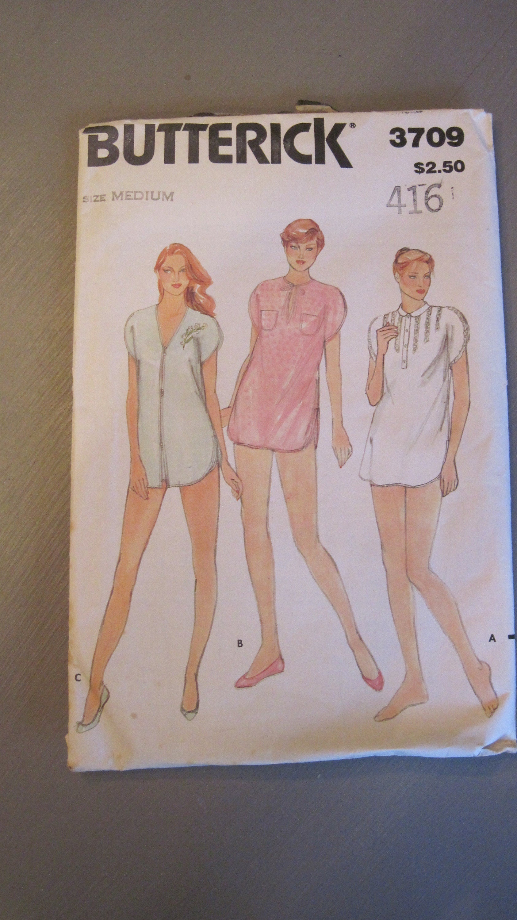 Vintage Butterick Women's Nightshirt - Size medium (12-14)