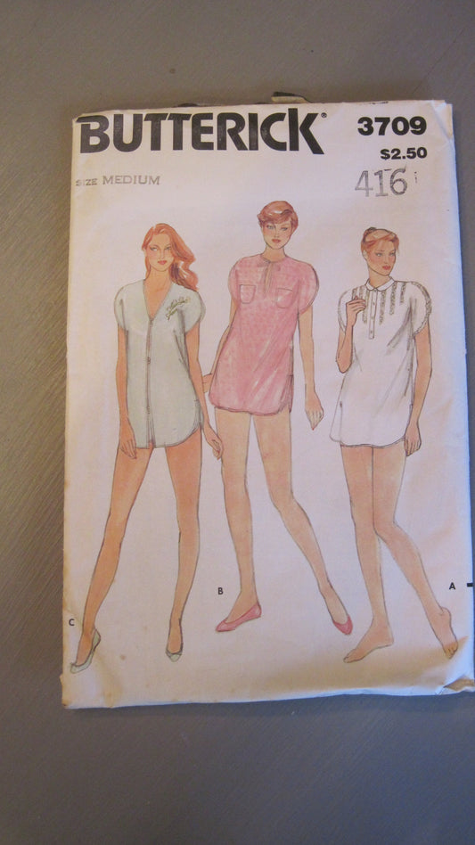 Vintage Butterick Women's Nightshirt - Size medium (12-14)